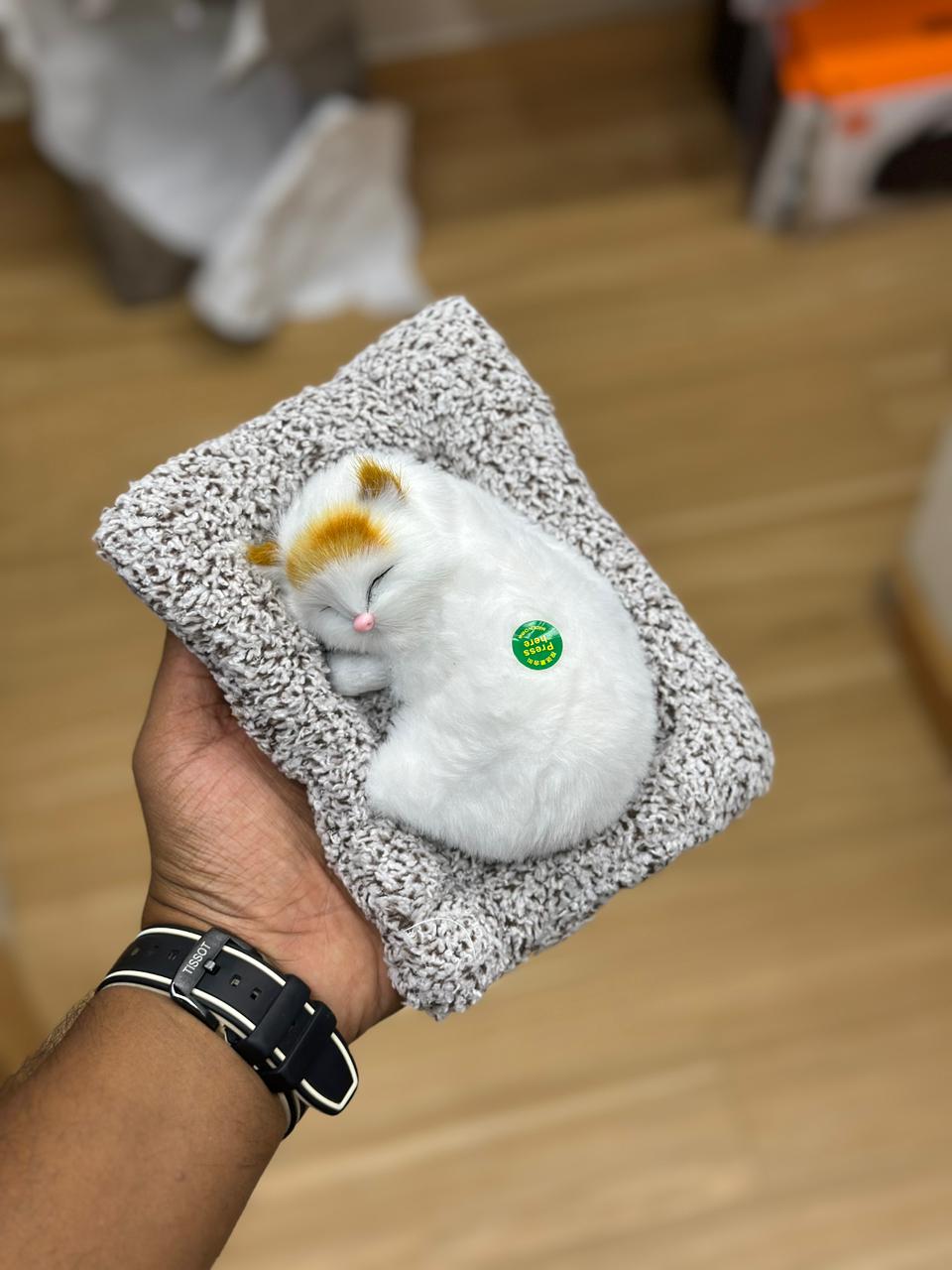 Sleeping Cat Car Dashboard Toy – Cute Plush Showpiece with Soft Faux Fur, Realistic Design & Perfect for Car, Home, Office, and Gifting