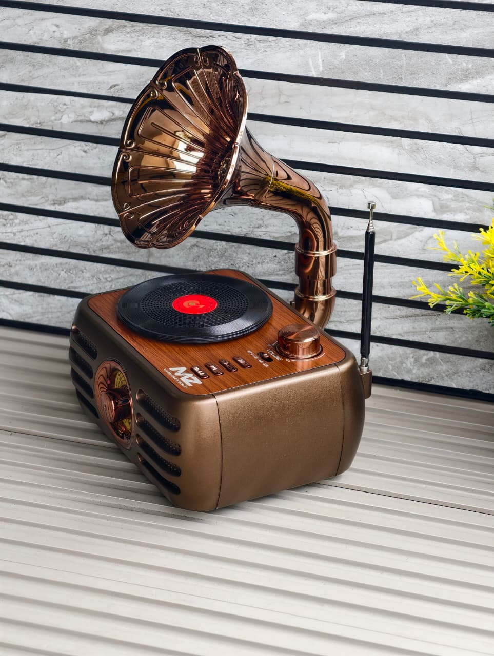 MZ SERIES A RETRO RADIO SPEAKER (Model M305)