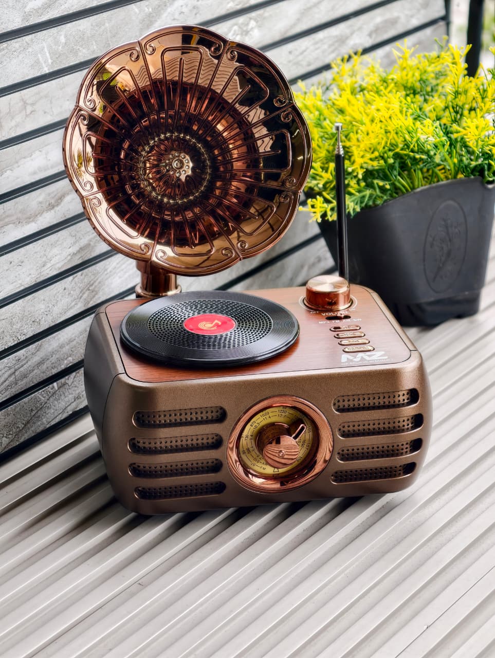 MZ SERIES A RETRO RADIO SPEAKER (Model M305)