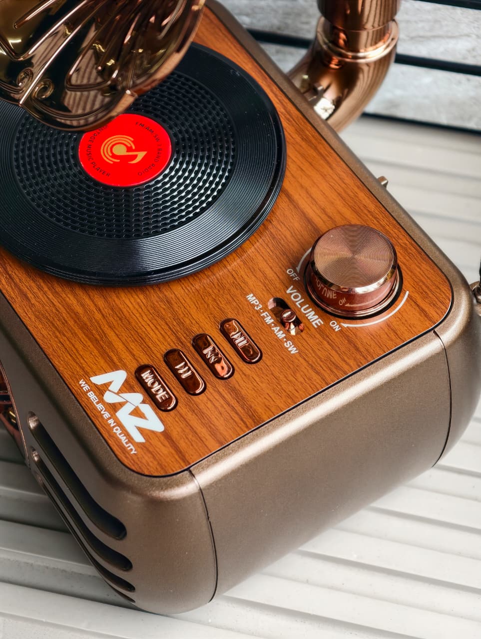 MZ SERIES A RETRO RADIO SPEAKER (Model M305)
