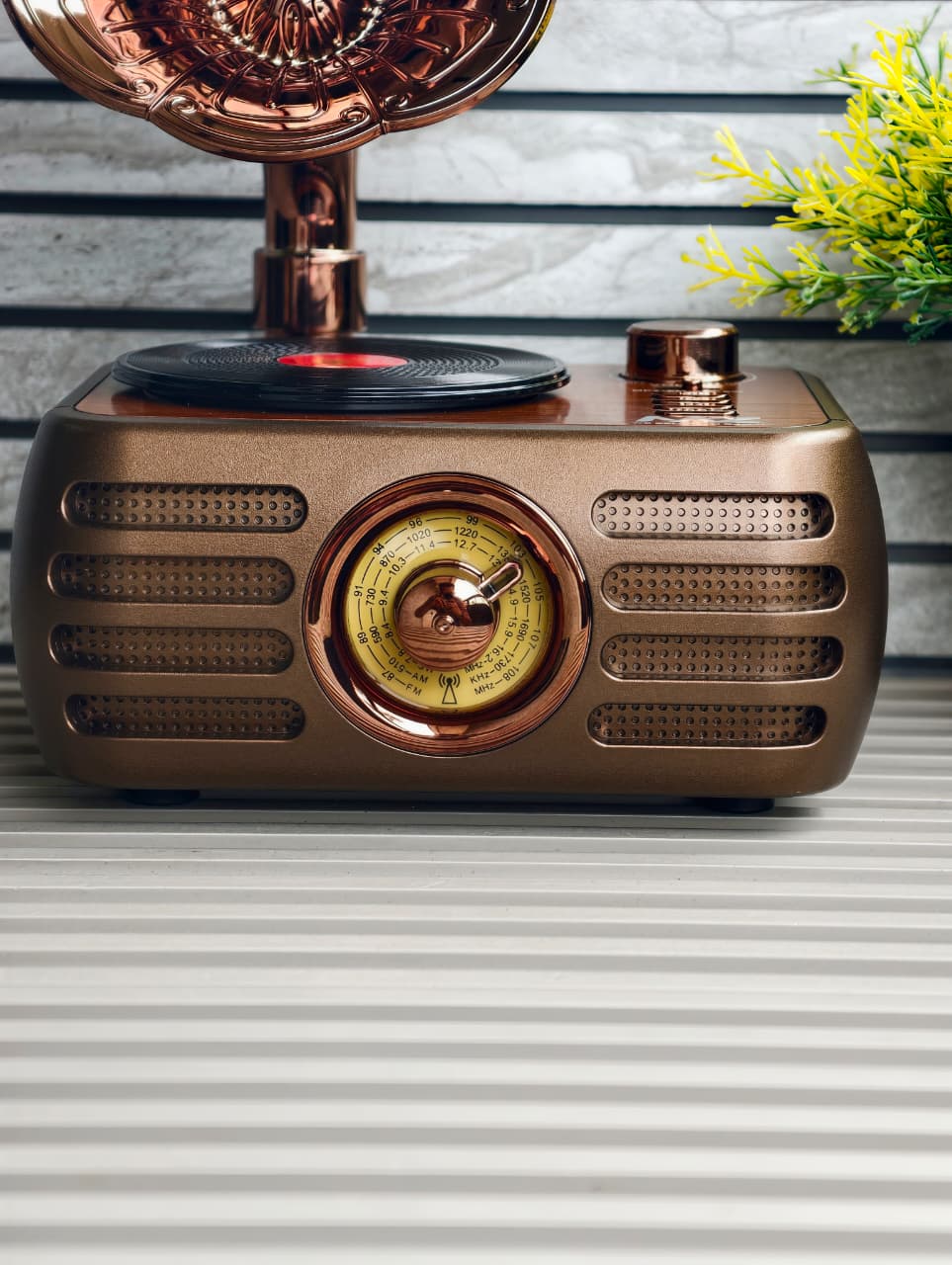MZ SERIES A RETRO RADIO SPEAKER (Model M305)